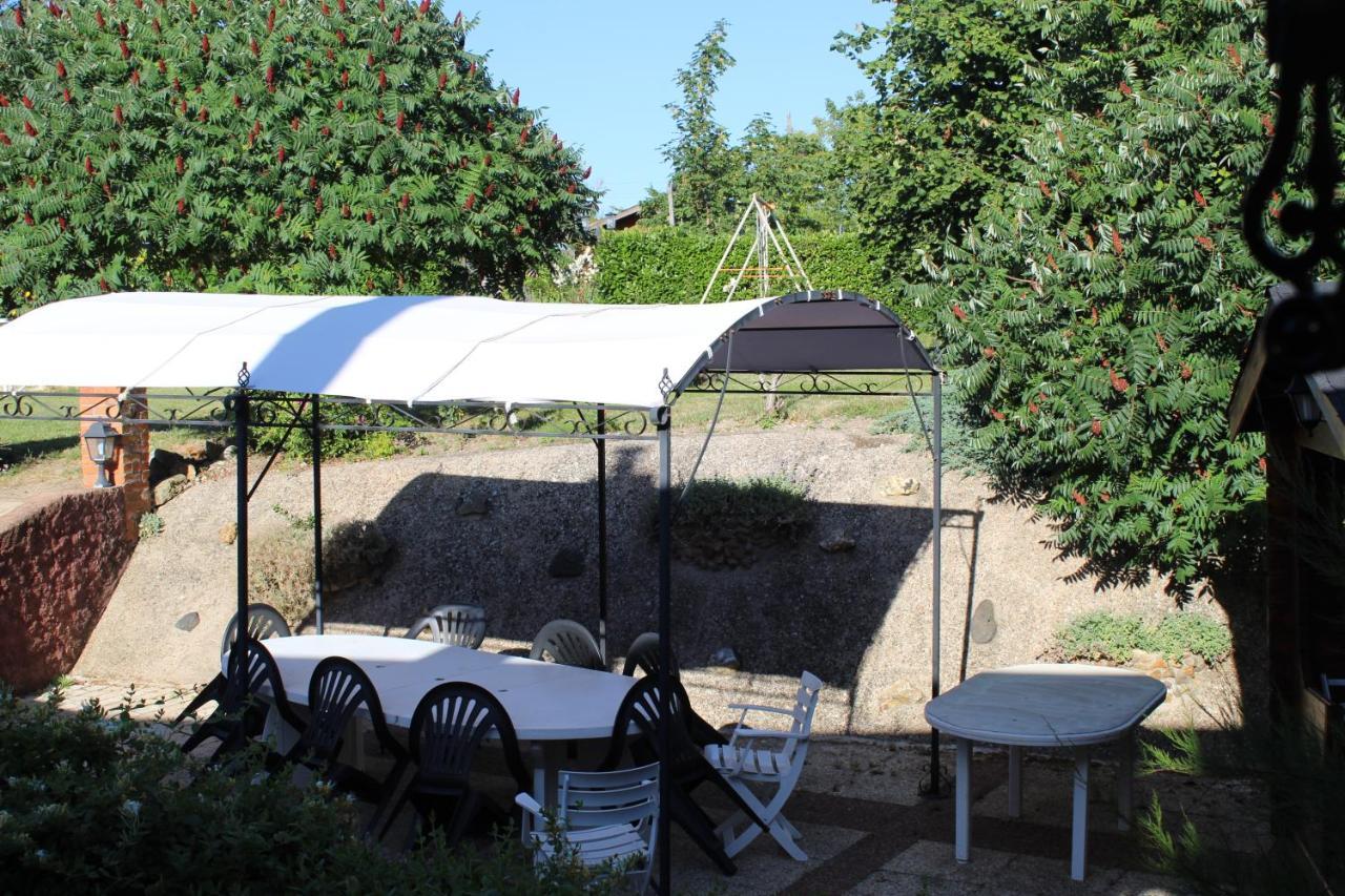 Comme Un Coq En Pate Bed & Breakfast Bourg-le-Comte