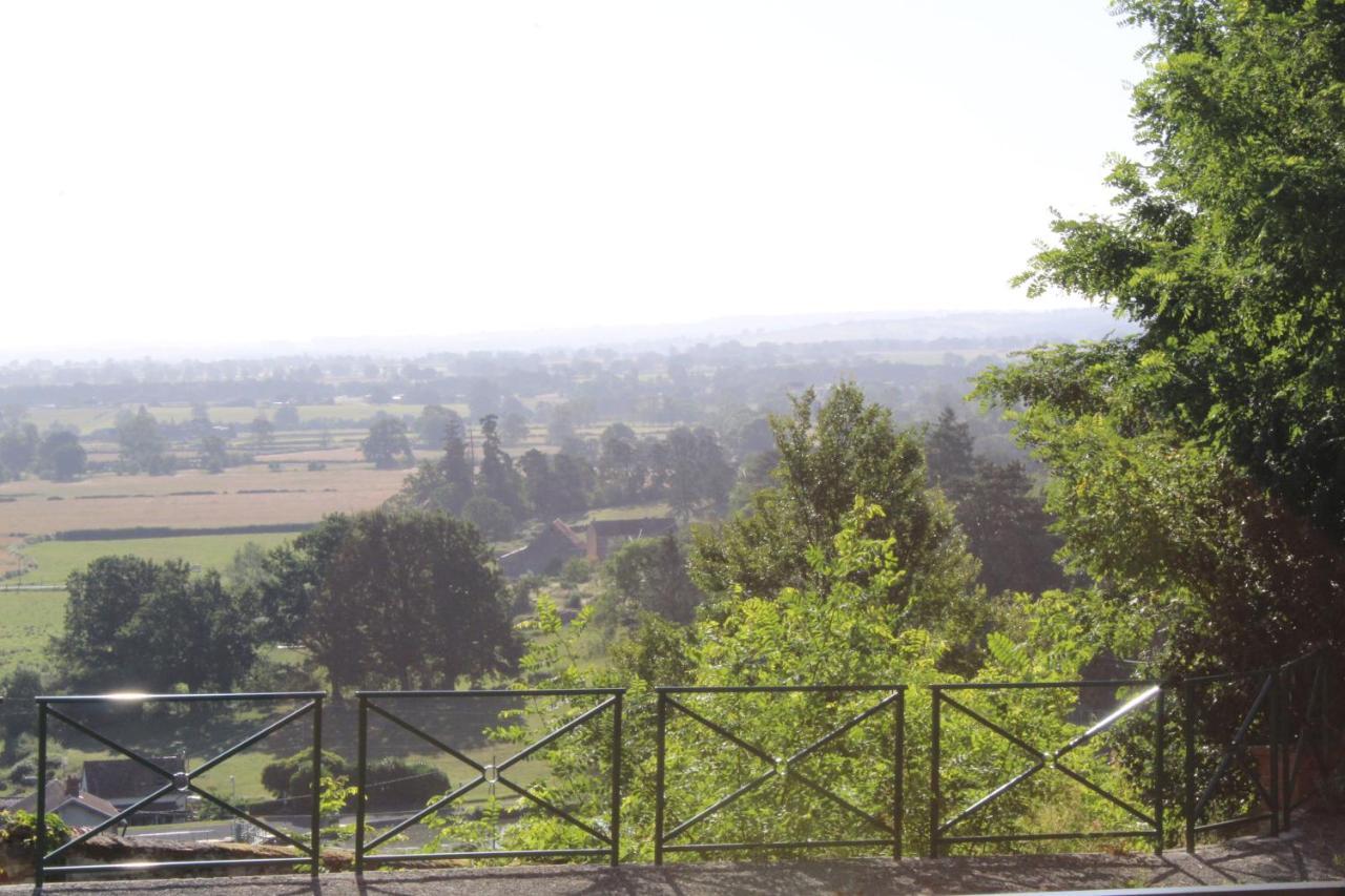 Comme Un Coq En Pate Bed & Breakfast 2*
